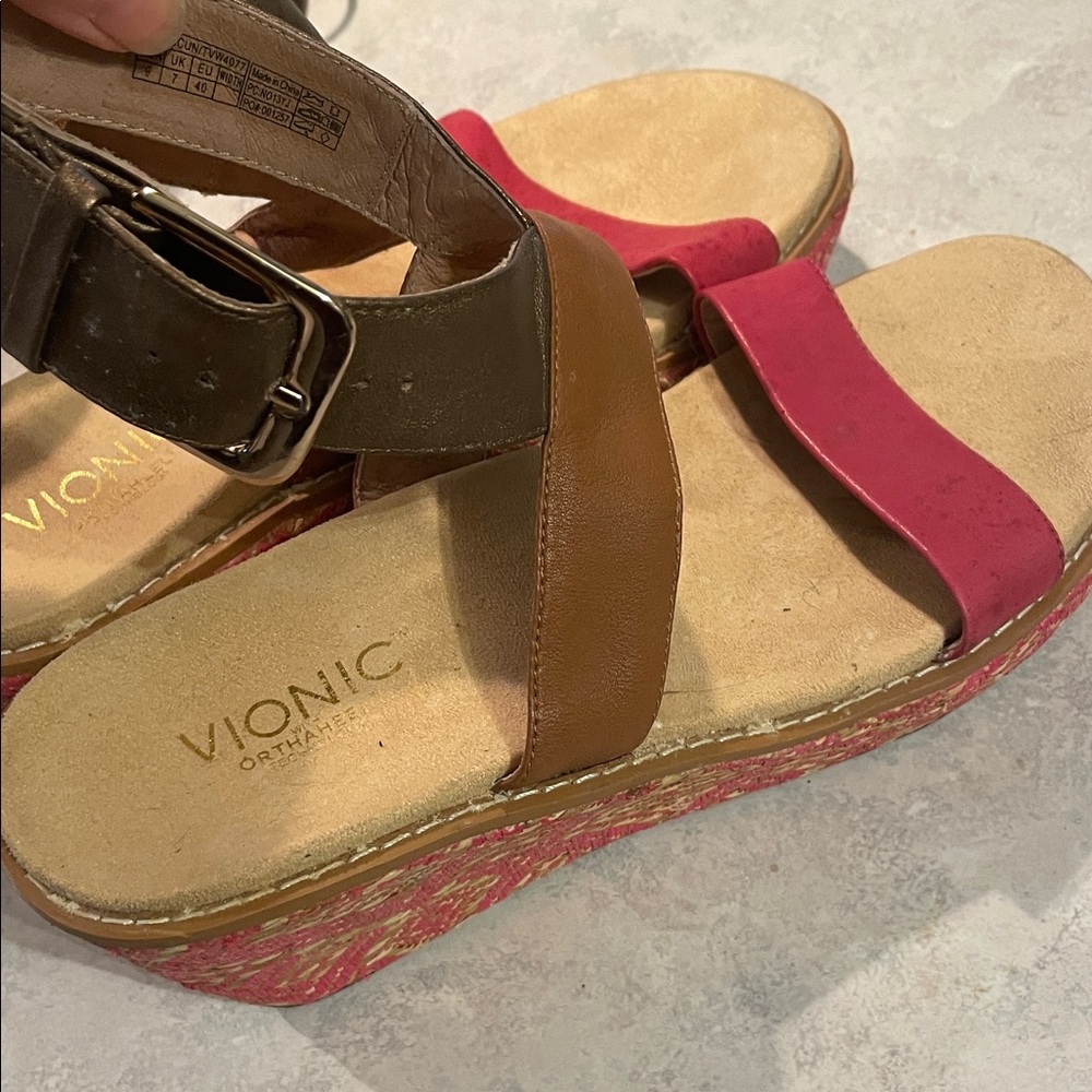 Vionic Patterned Wedges - image 7